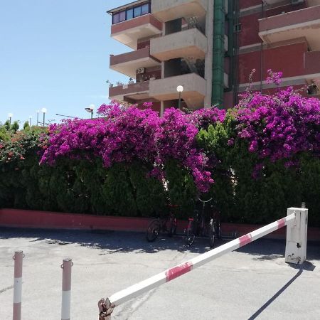 Residence Les Roches Noire Giardini Naxos Exterior photo